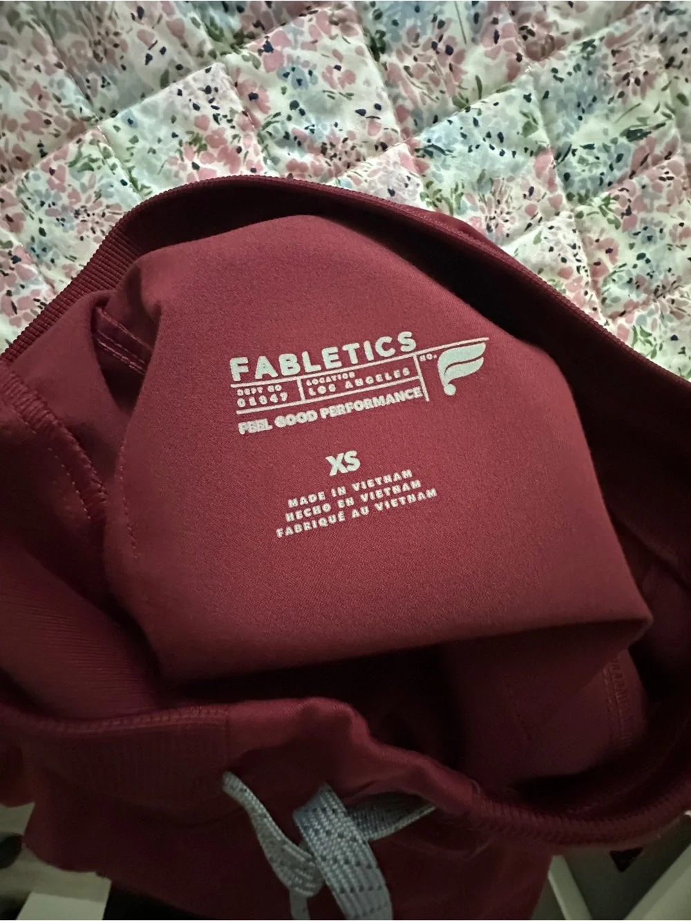 Fabletics Maroon Scrub Set - Picture 3 of 6